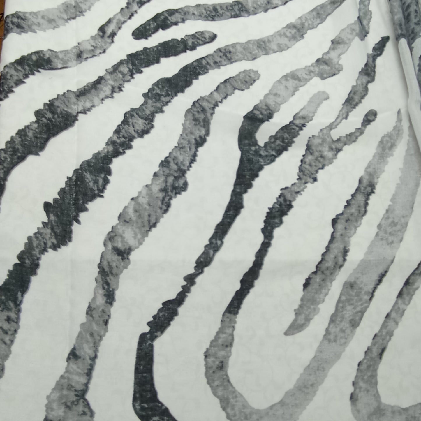 Übergangsschal "Zebra" weiß mit schwarz