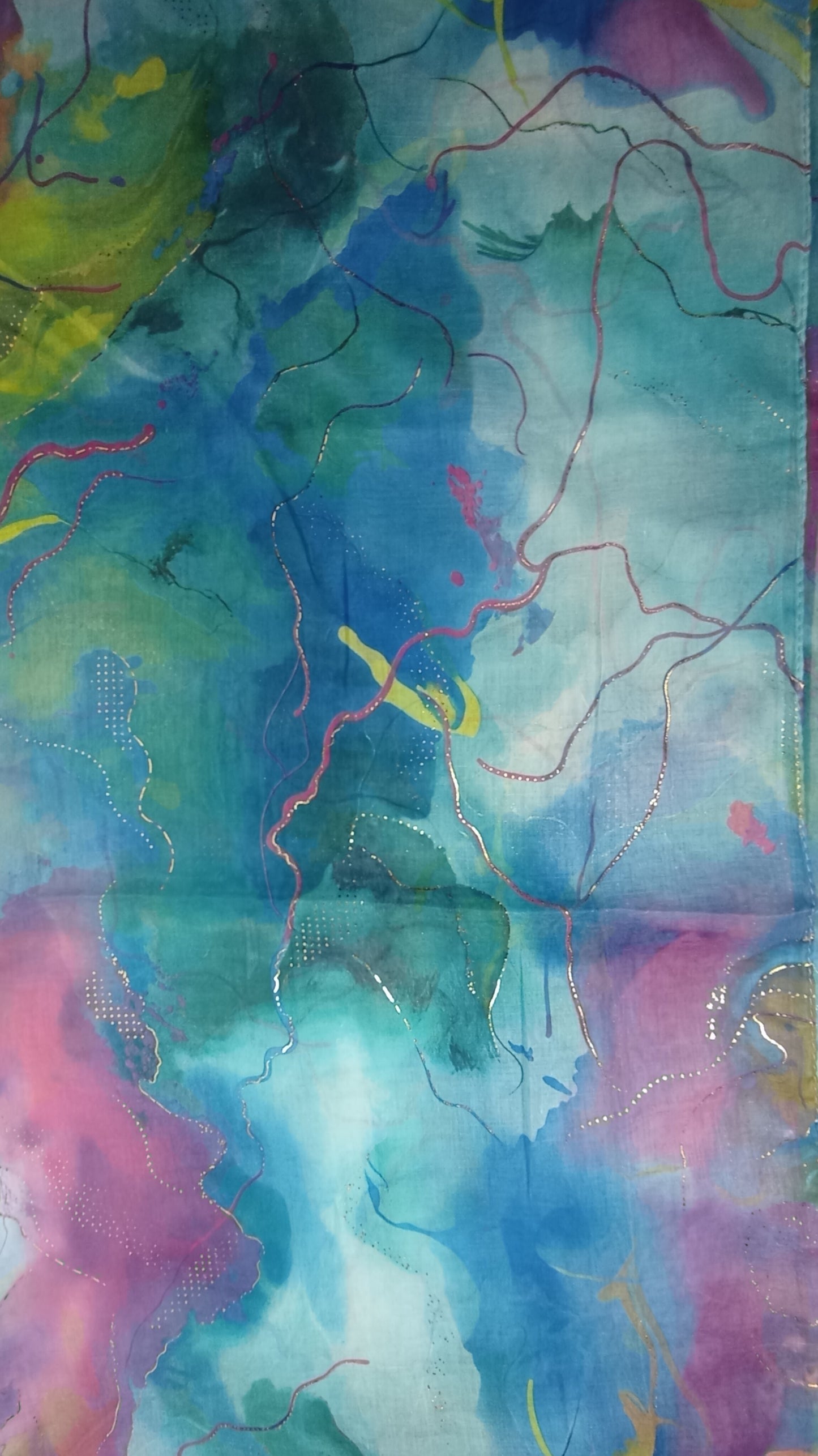 toller Sommerschal in blau, pink und Goldapplikationen