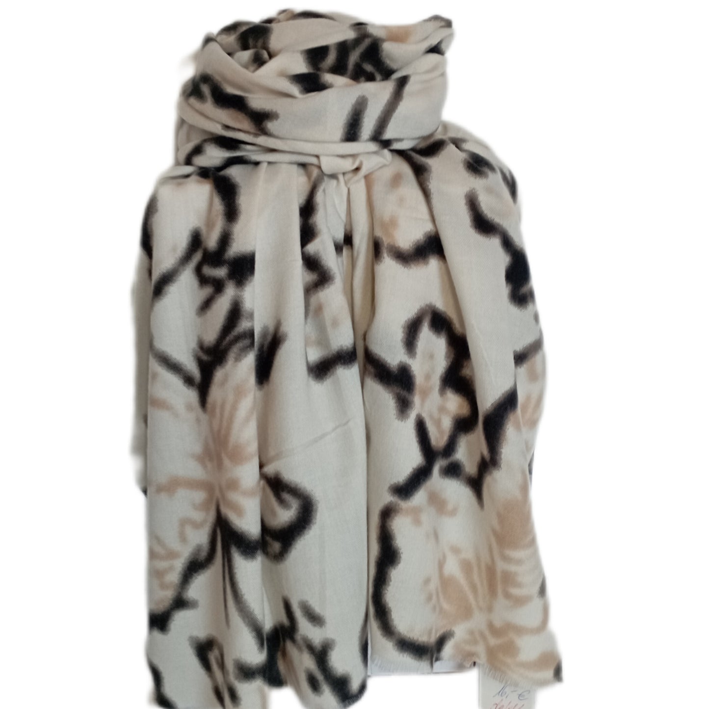 Kuscheliger Winterschal "Schmetterling" in natur, beige und schwarz