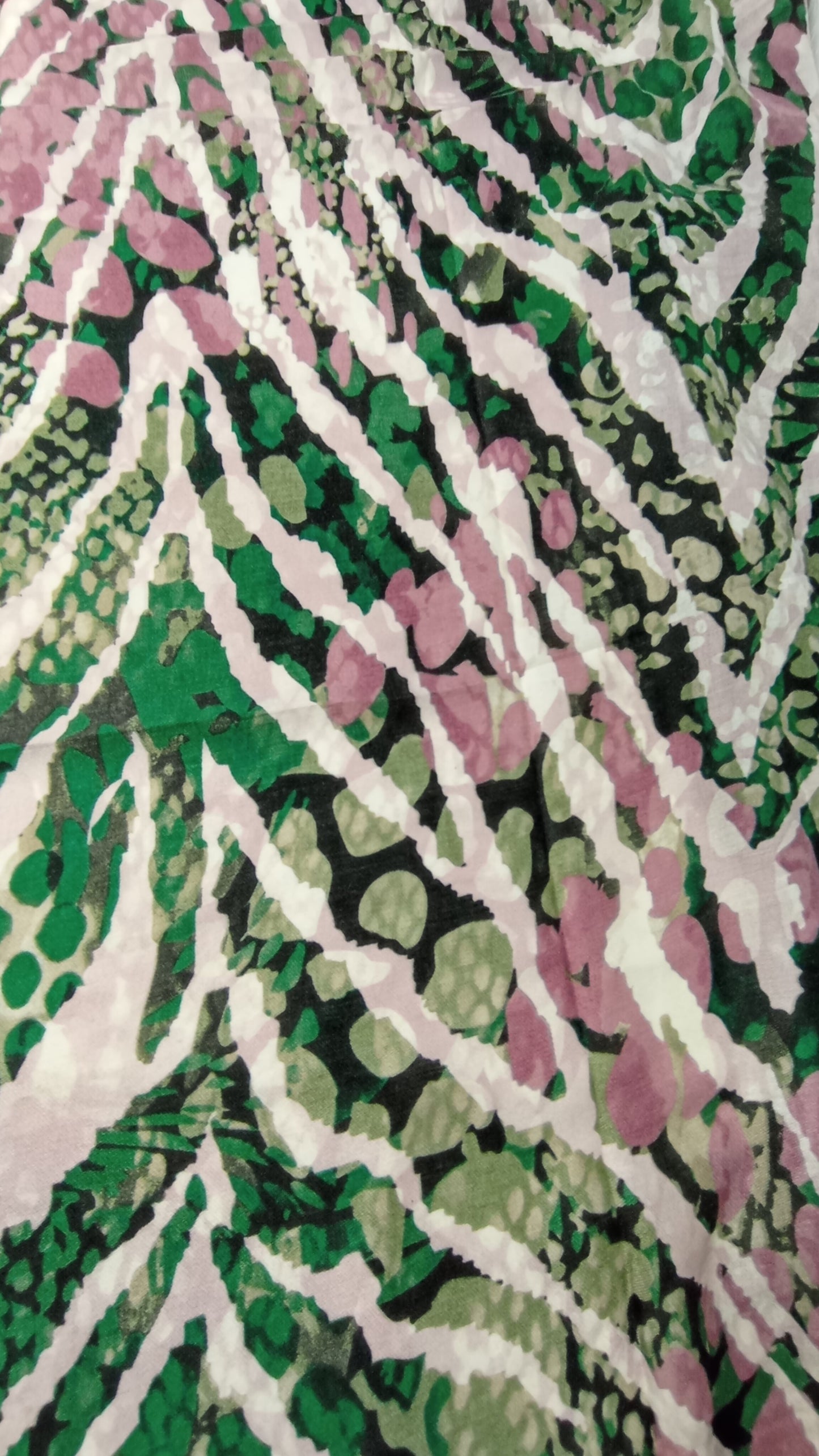 Schal "Pseudo-Zebra" grün, rosa, schwarz und weiß