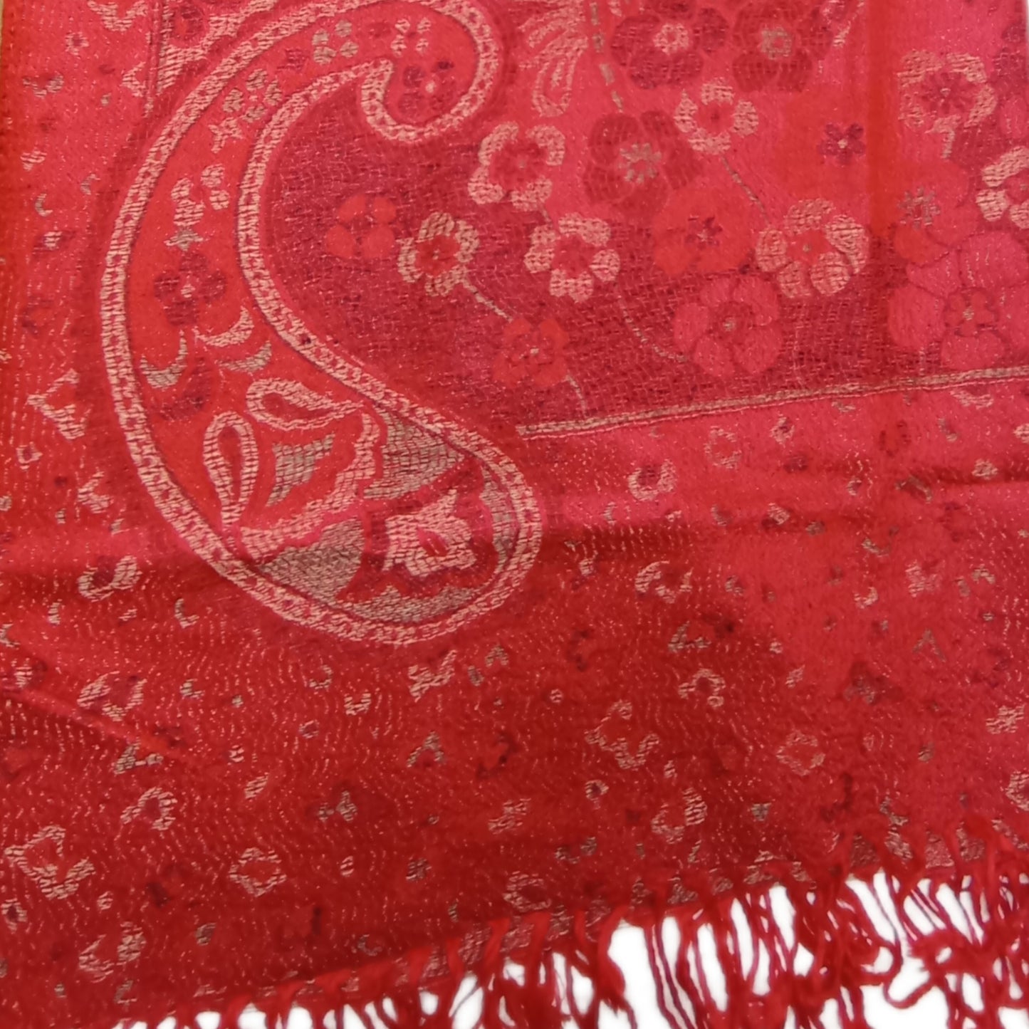 Angenehmer Herbstschal "Paisley/Blumen" rot