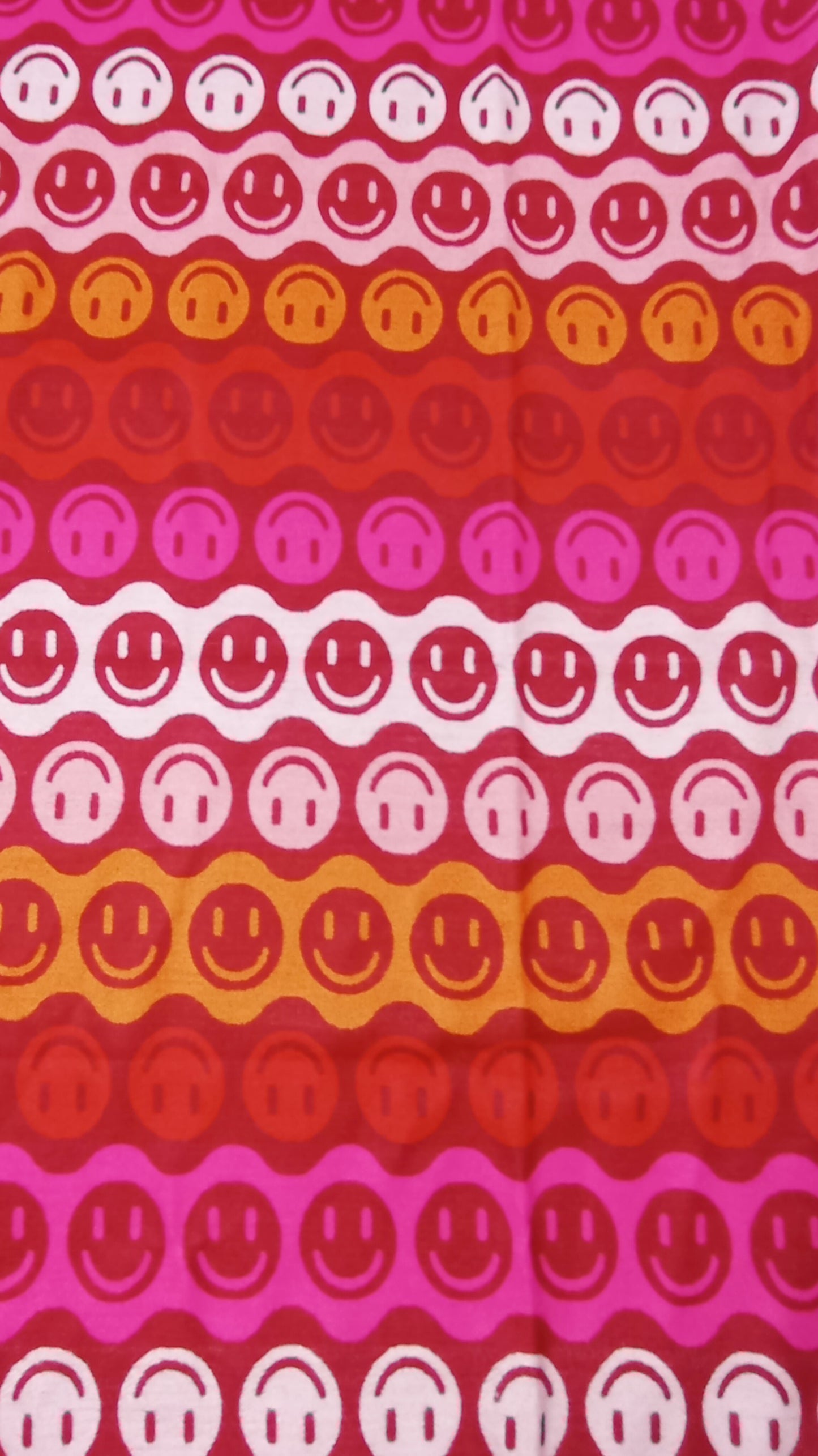 sehr kuscheliger Winterschal "Smiley" in rot, pink, weiß und orange