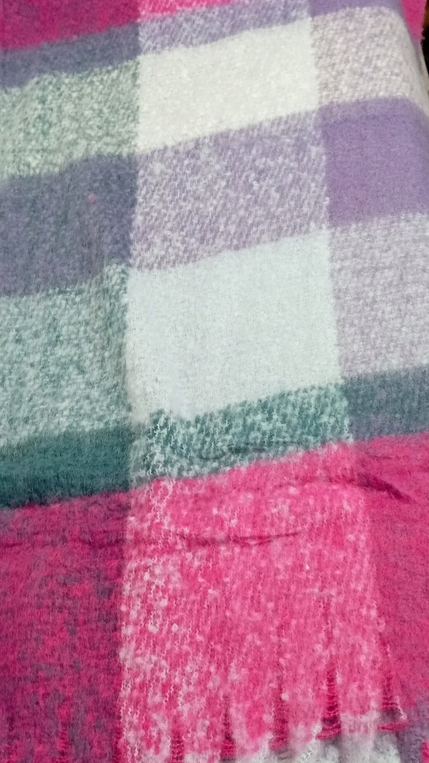 dicker, weicher Winterschal "große Quadrate" in petrol, pink, fuchsia, lila und weiß, mit Fransen