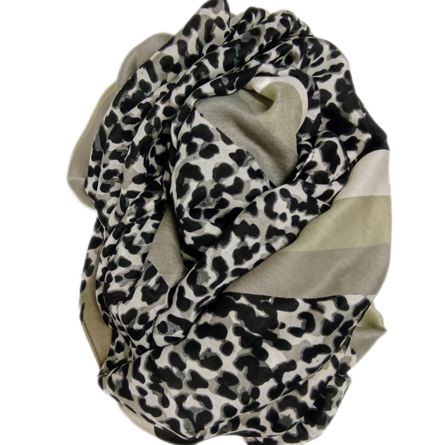 Warmer Winterloop "Leoprint" in grau, schwarz und weiß