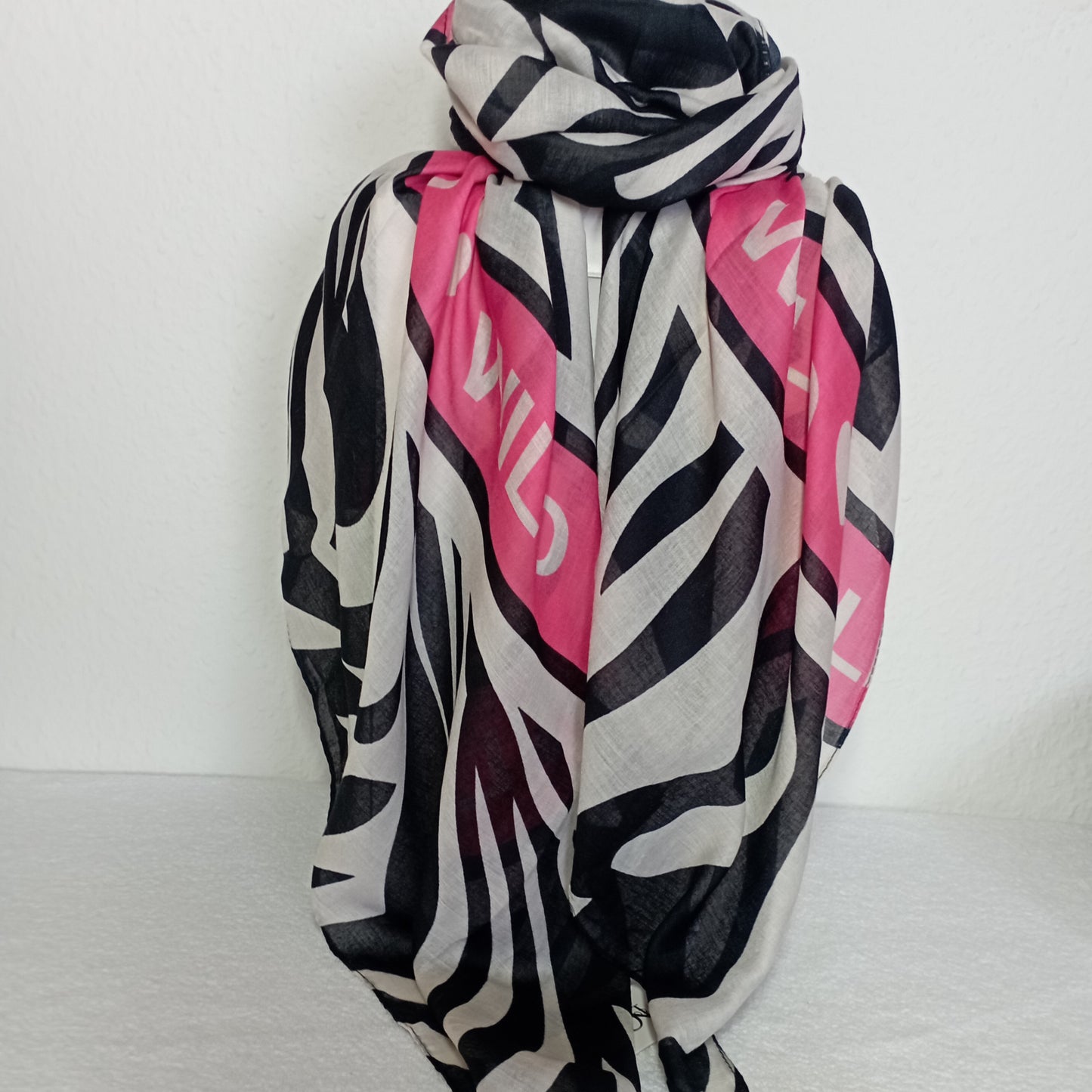 Herbstschal Zebra "Wild" schwarz-pink