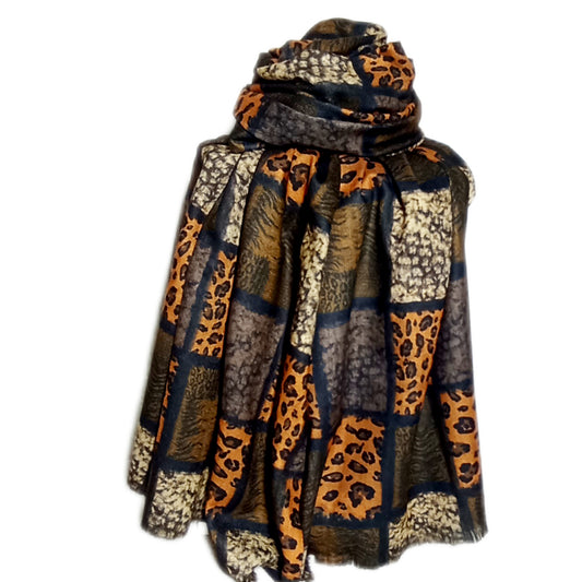 Winterschal "bunter Leo-Mix" in braun, beige, orange und schwarz