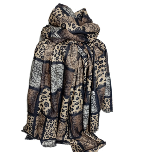 Winterschal "bunter Leo-Mix" in braun, beige und schwarz