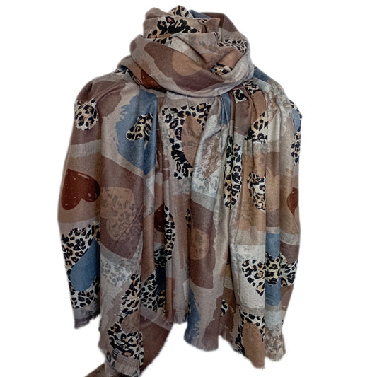 Winterschal "Leo-Herzen" in beige, natur und hellblau