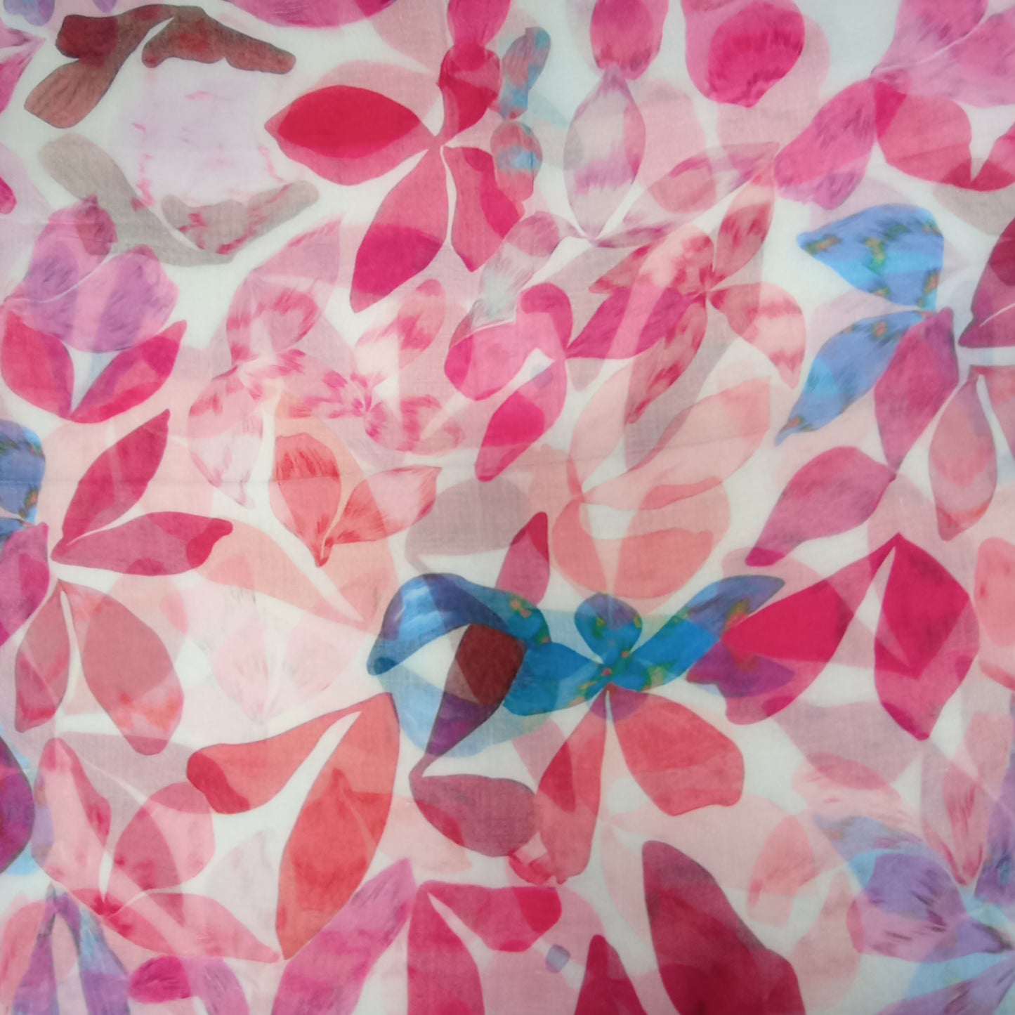 leichter Sommerloop "verstreute Blüten" in rosa, pink und blau