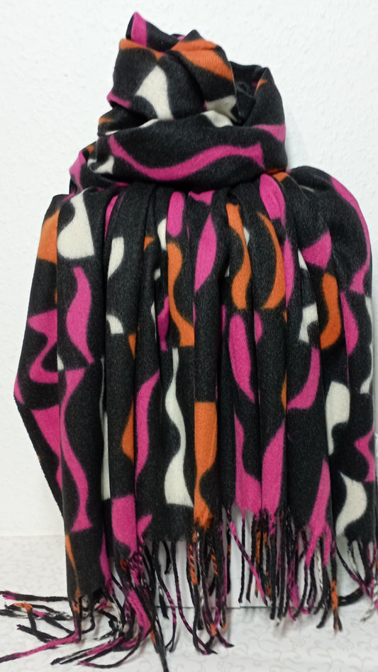 Flauschiger Schal in schwarz, pink, orange und weiß