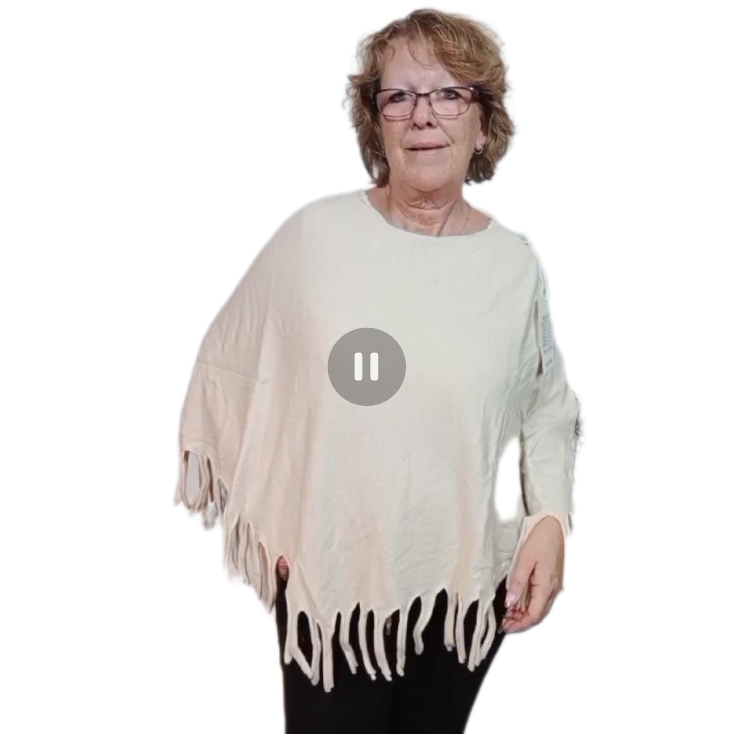 Kuscheliger Poncho mit Fransen "uni" in wollweiß (beige), schwarz und lila