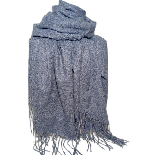 kuscheliger Winterschal in jeansblau