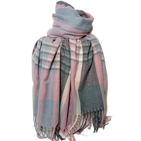 weicher Winterschal in rosa, grau und hellblau