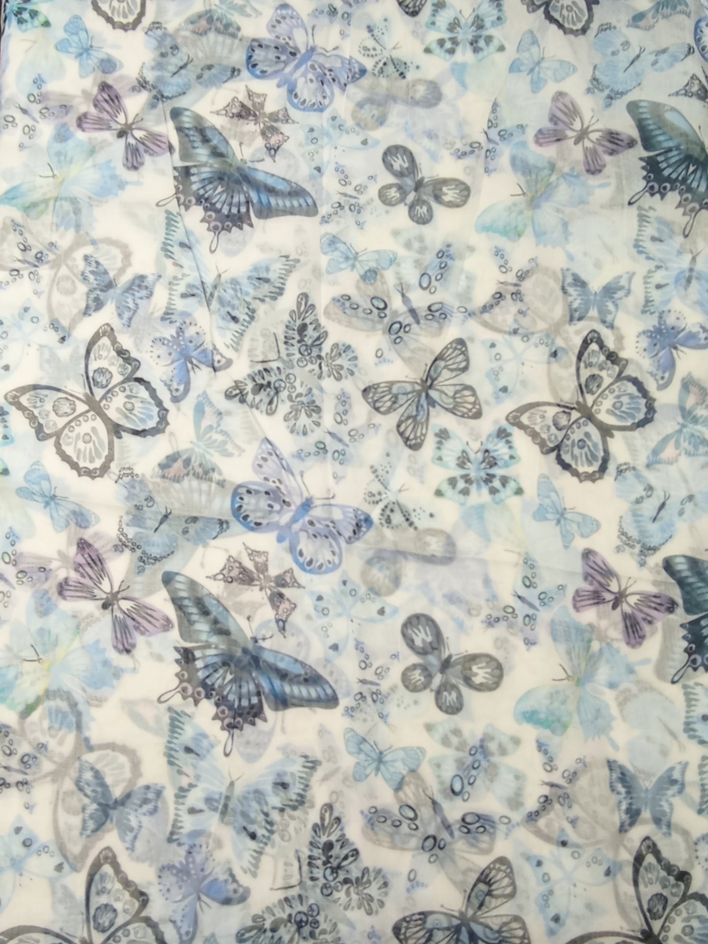 leichter Sommerloop "Schmetterlinge" blau, lila, schwarz und weiß