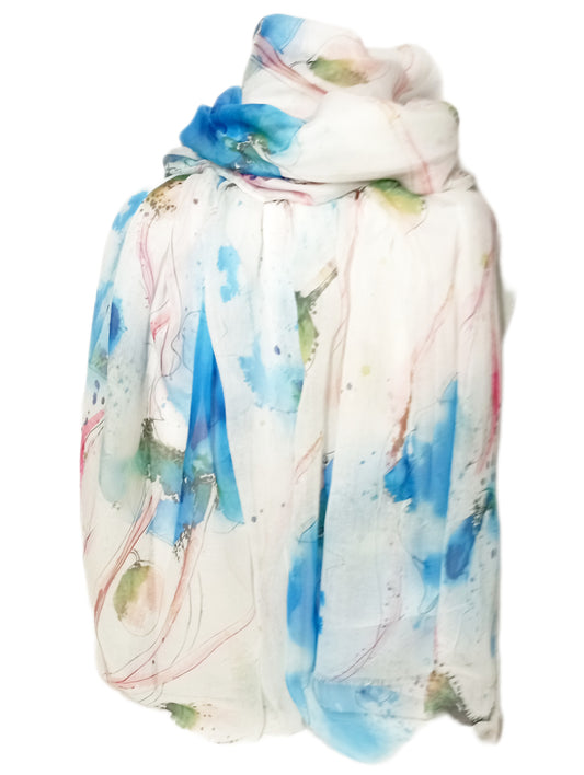 leichter Sommerschal "blaue Blumen" auf weiß