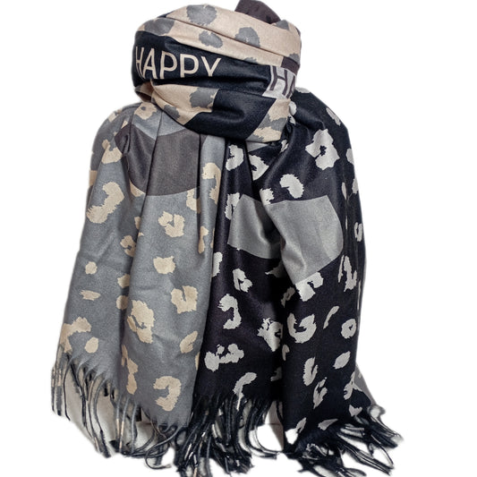 Trendiger, warmer Winterschal "Wild-Happy" in schwarz und grau