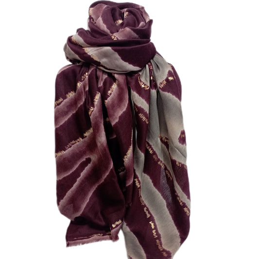 Kräftiger Winterschal "Zebra" mit Goldapplikationen in beere