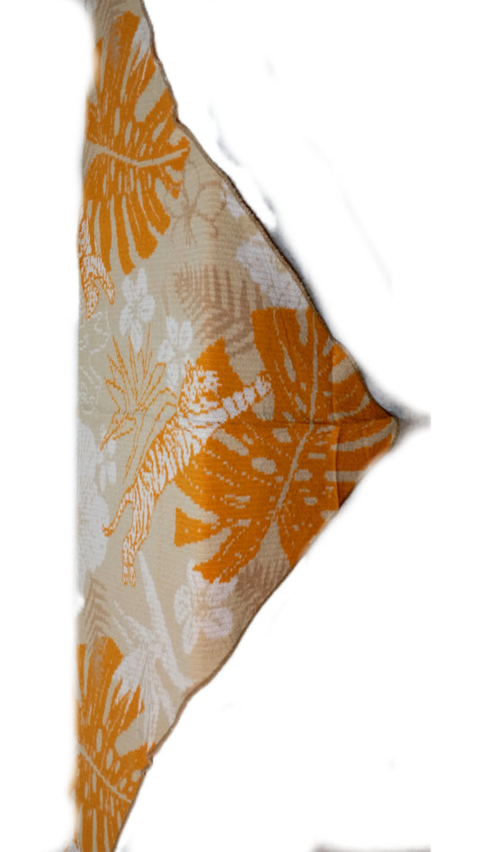 Dünnerer, aber warmer Dreieck-Schal mit Wolle "Bunt" in orange, beige und weiß