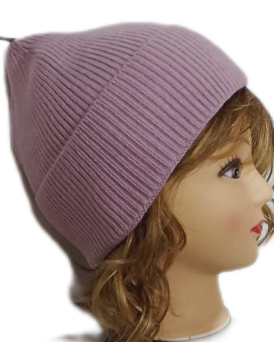 tolle, gut sitzende Beanie-Mütze mit doppeltem Rand in hellem flieder