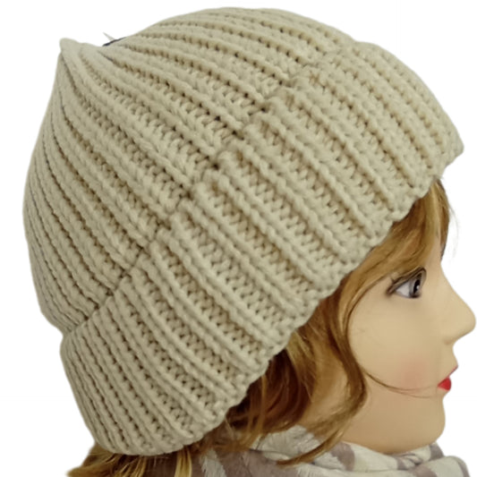 angenehm weiche Beanie-Mütze mit doppeltem Rand in wollweiß / natur