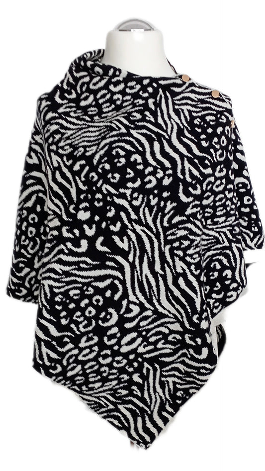 Warmer, weicher Ponchoschal mit Kaschmir "Gemustert" in natur und schwarz, mit 6 goldenen Knöpfen (Designed in Italy)